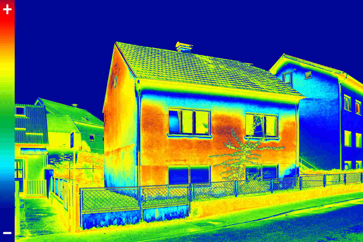 Thermal image showing heat loss in residential houses